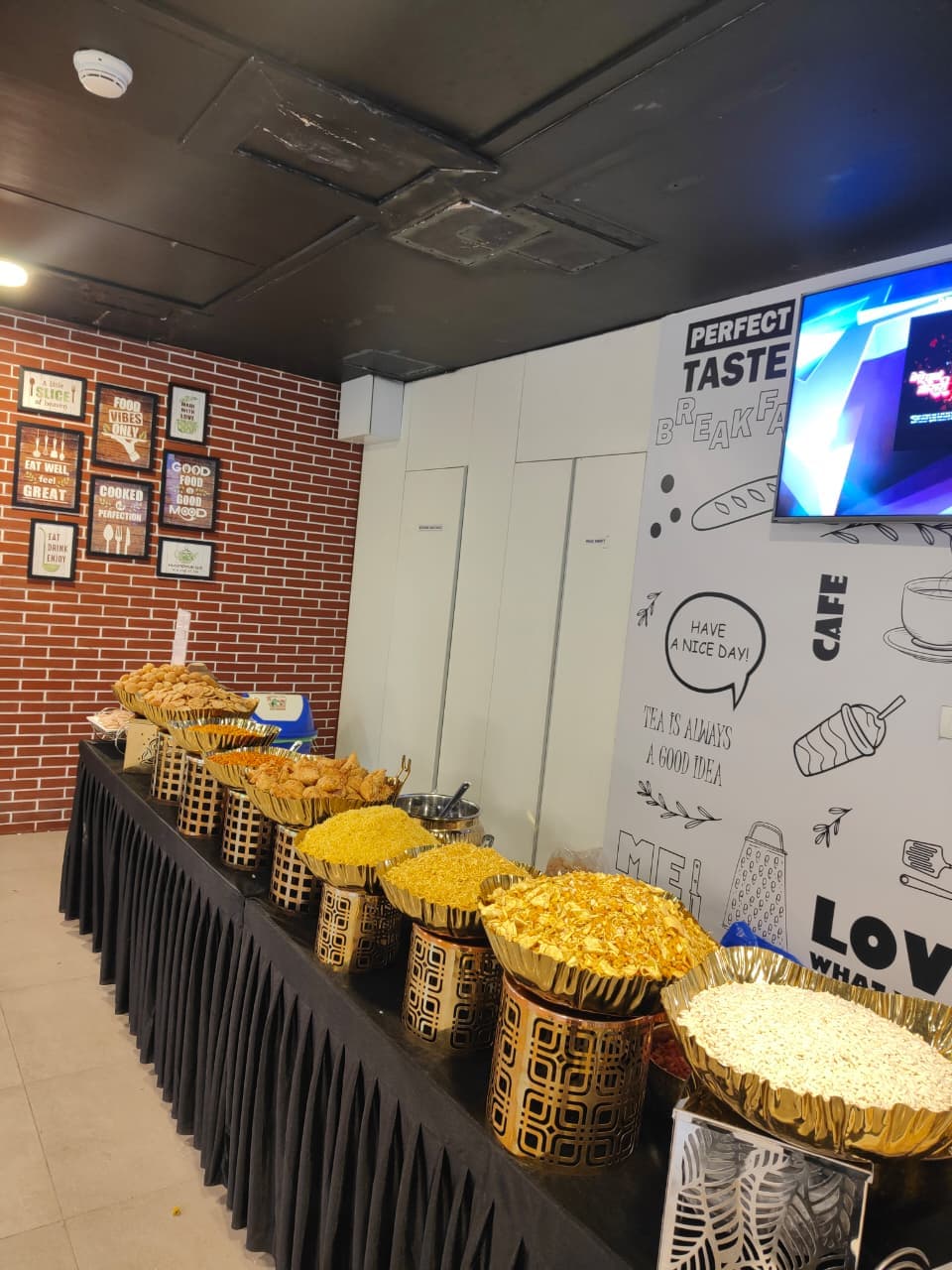 Chaat counter